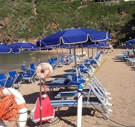 Mandel Club Lejlighedshotel Capoliveri  Eksteriør billede