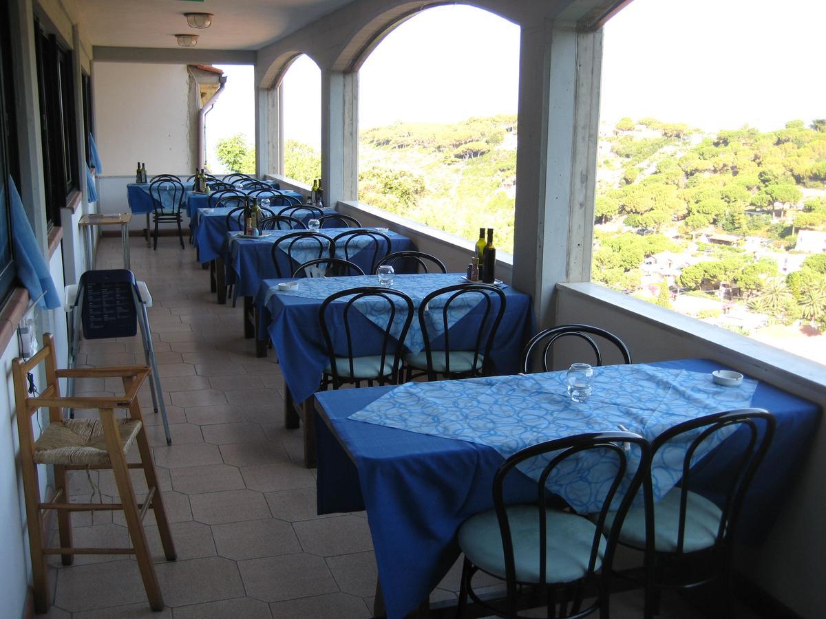 Mandel Club Lejlighedshotel Capoliveri  Eksteriør billede