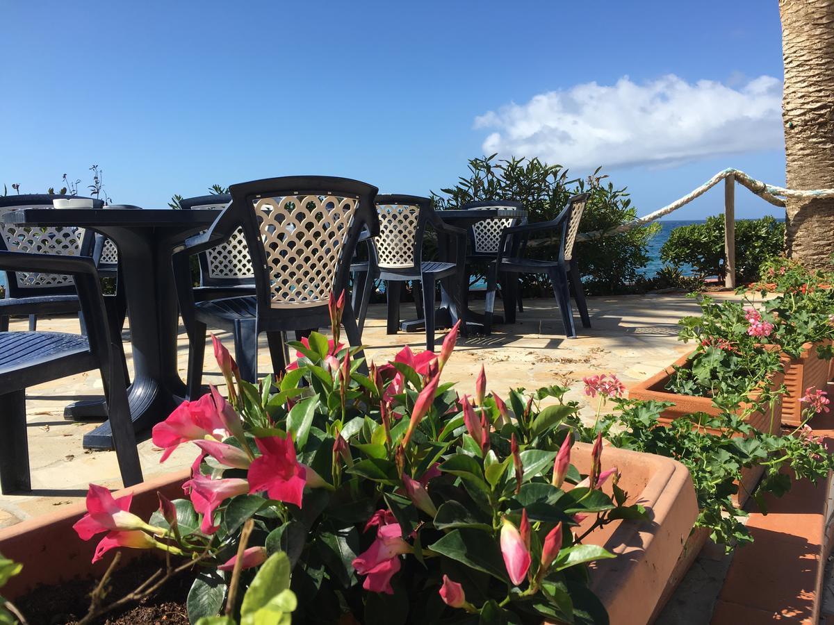 Mandel Club Lejlighedshotel Capoliveri  Eksteriør billede